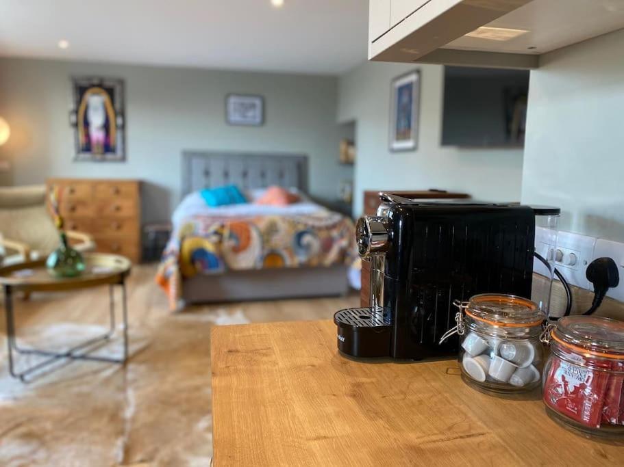 Appartamento Beautiful Retro Flat Above Pub. Shepton Mallet